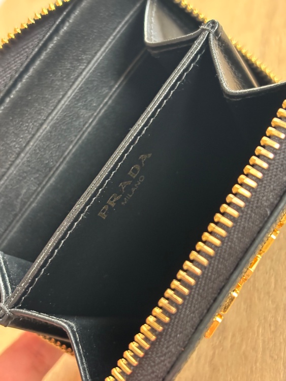 プラダ  （ブランドバッグ）の商品画像 - 査定依頼日：2026年1月22日 - 最高査定価格：100,000円
