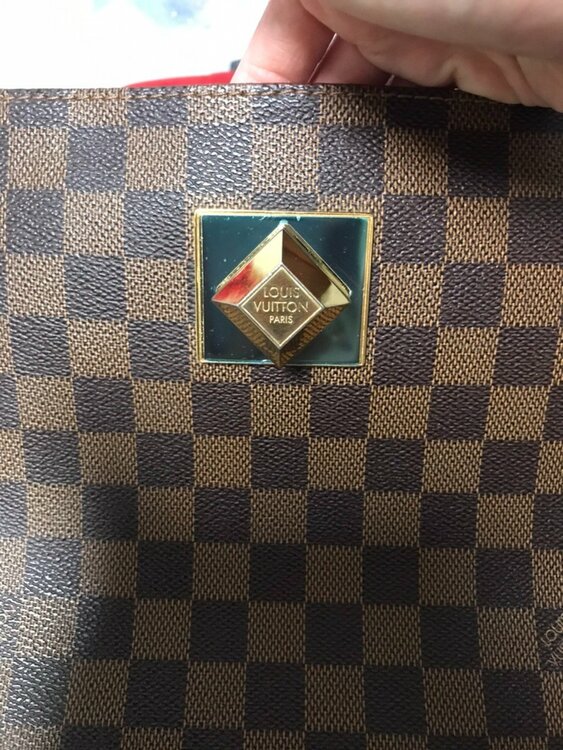 ルイヴィトン　ダミエショルダーバッグ　（ブランド財布・小物）の商品画像 - 査定依頼日：2026年4月26日 - 最高査定価格：100,000円