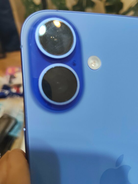 iPhone iPhone 16 128GB au（スマホ）の商品画像 - 査定依頼日：2026年7月15日 - 最高査定価格：80,000円