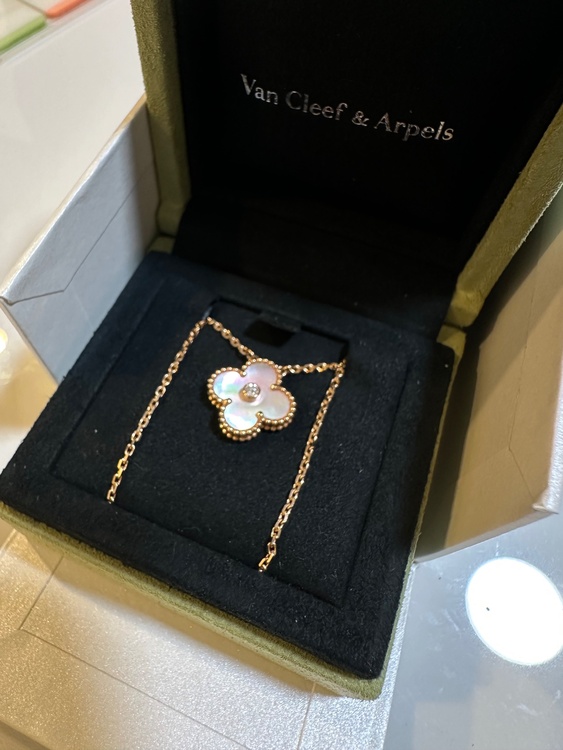 ヴァンクリアルハンブラ ダイヤ（宝石）の商品画像 - 査定依頼日：2026年1月18日 - 最高査定価格：900,000円