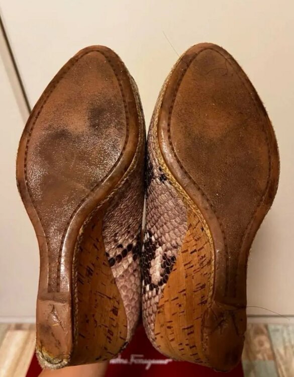 プラダヒール（古着・ファッション）の商品画像 - 査定依頼日：2025年3月3日 - 最高査定価格：1,000円