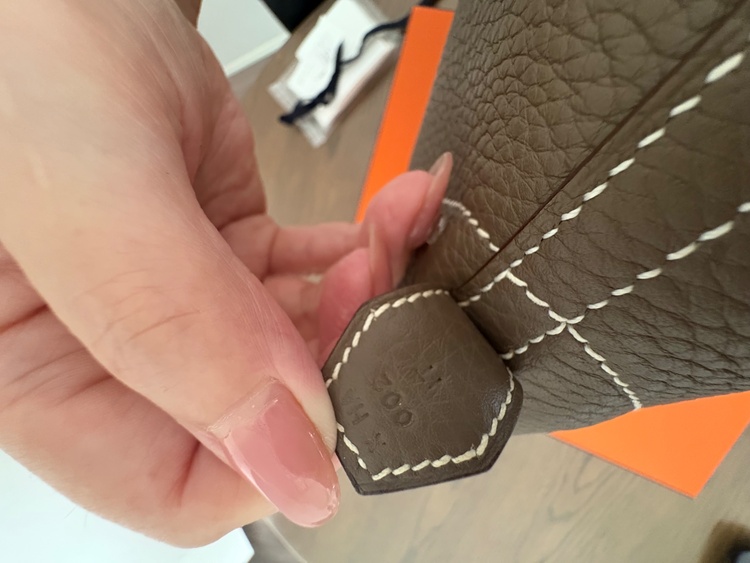 トリヨンクレマンス エトゥープ シルバー金具 X:2016年（ブランドバッグ）の商品画像 - 査定依頼日：2026年1月13日 - 最高査定価格：750,000円