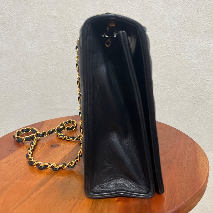 ヴィンテージ　チェーンバッグ　（ブランドバッグ）の商品画像 - 査定依頼日：2025年10月14日 - 最高査定価格：190,000円