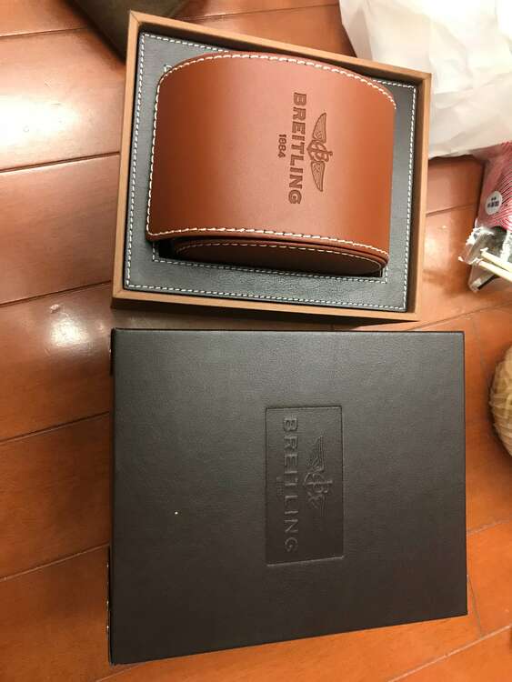 ブライトリング ナビタイマー （高級時計）の商品画像 - 査定依頼日：2025年4月28日 - 最高査定価格：500,000円