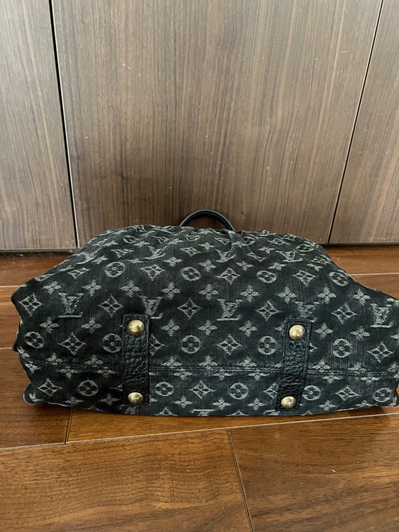 ネオカビィ（ブランドバッグ）の商品画像 - 査定依頼日：2026年3月7日 - 最高査定価格：125,000円