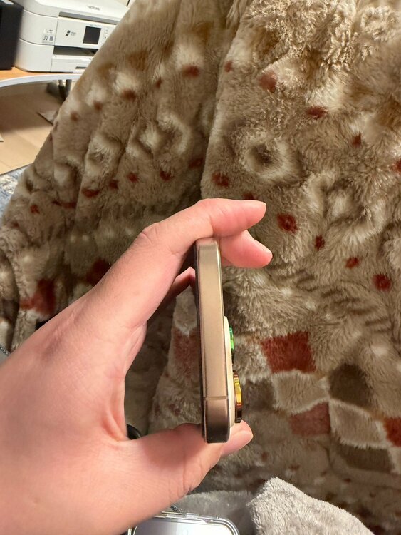 iPhone 16 Pro 128GB SIMフリー（スマホ）の商品画像 - 査定依頼日：2026年4月2日 - 最高査定価格：103,000円