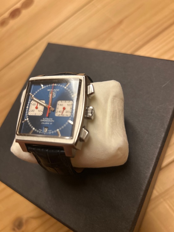 タグホイヤー モナコ CAW2111.EWW421（高級時計）の商品画像 - 査定依頼日：2025年9月3日 - 最高査定価格：520,000円