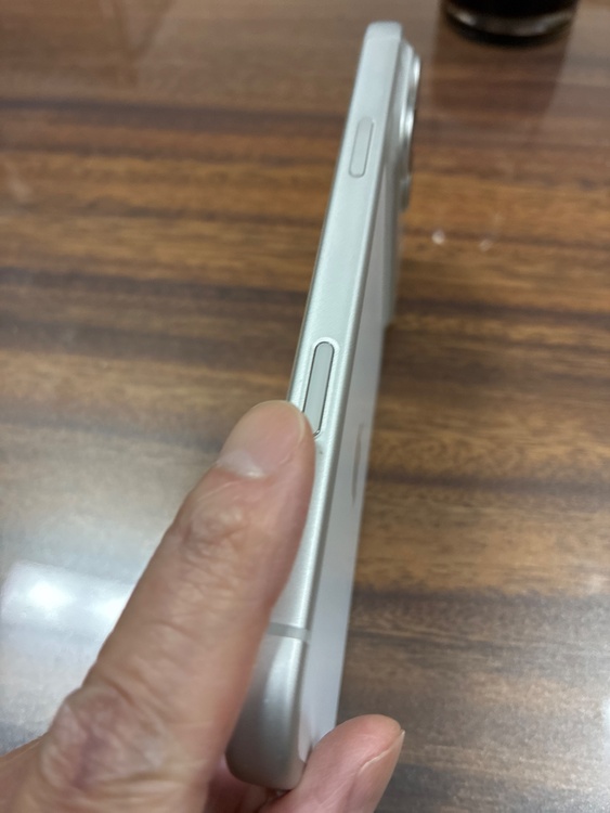 iPhone 17 Pro Max 1TB docomo（スマホ）の商品画像 - 査定依頼日：2026年4月12日 - 最高査定価格：219,000円